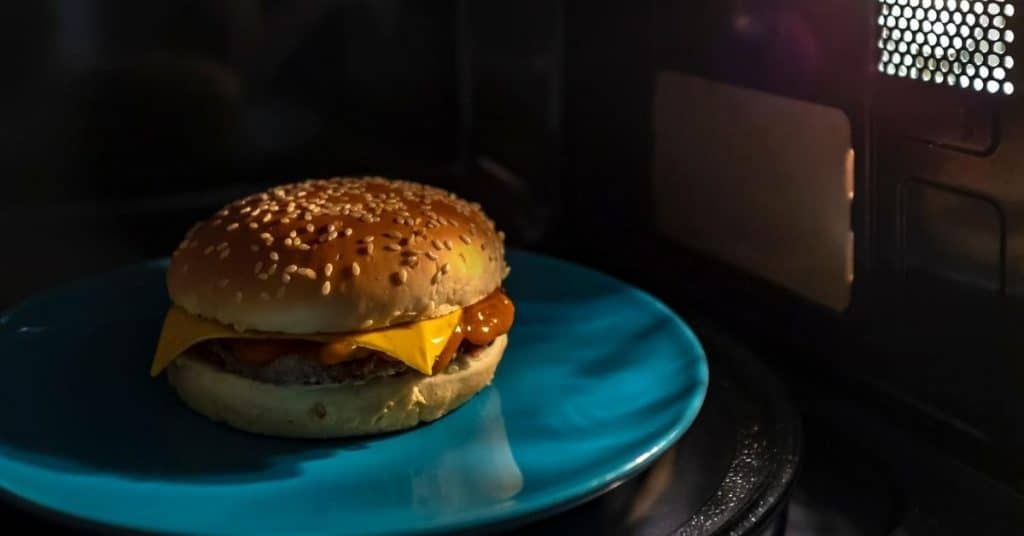 2 Only Best Ways To Reheat A Burger to Keep It Tasty and Juicy - Kitchenous