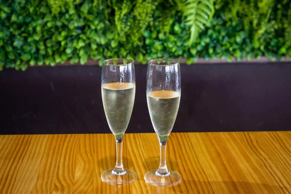 Does Prosecco Go Bad? How Long Can You Keep It - Kitchenous
